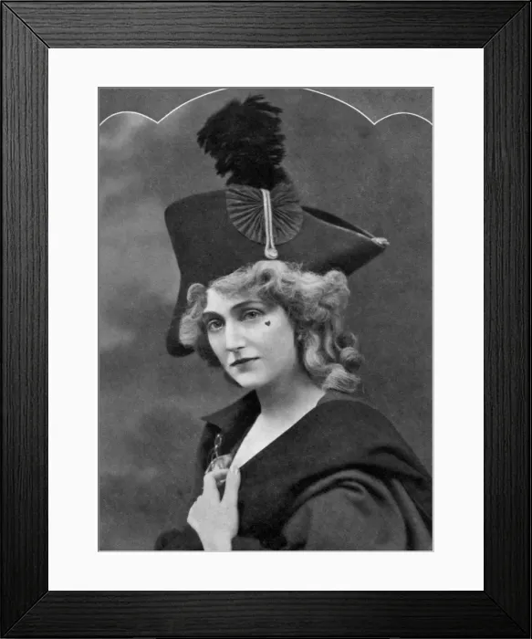 Framed Print : Evelyn D Alroy, actress, 1911-1912 Framed Print : Evelyn D Alroy, actress, 1911-1912