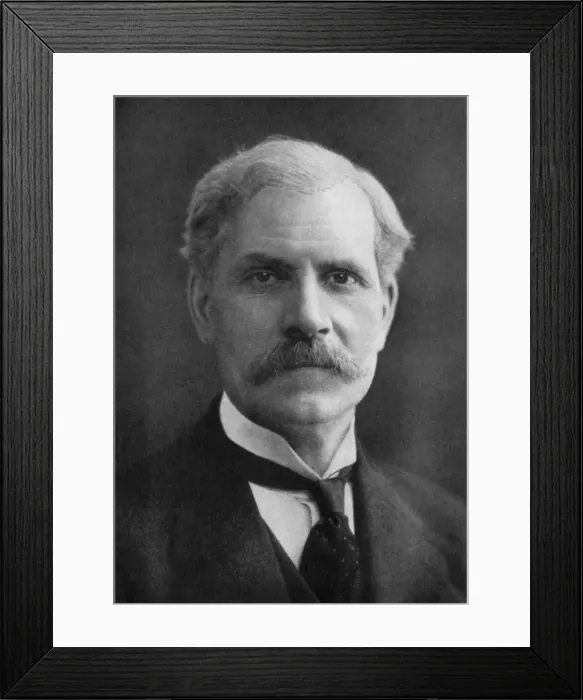 Framed Print : James Ramsay MacDonald (1866-1937), British Prime Minister, 1926 Framed Print : James Ramsay MacDonald (1866-1937), British Prime Minister, 1926