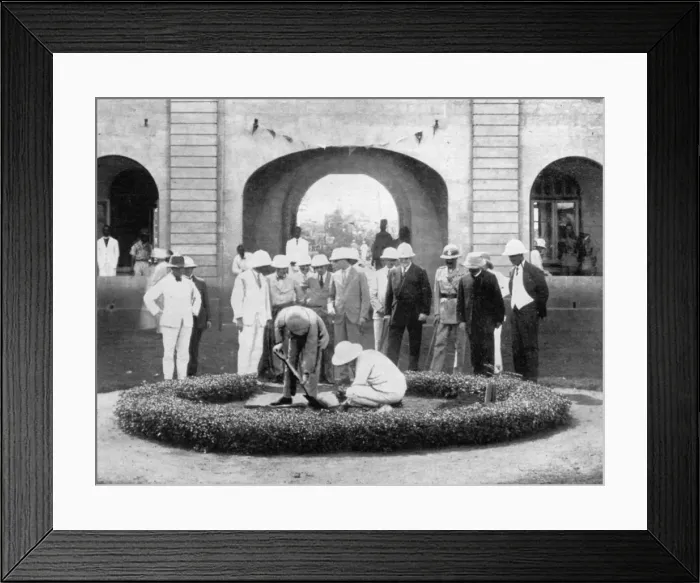 Framed Print : The Prince of Wales planting a tree at the Kumasi Church College, Ghana, 1926 Framed Print : The Prince of Wales planting a tree at the Kumasi Church College, Ghana, 1926