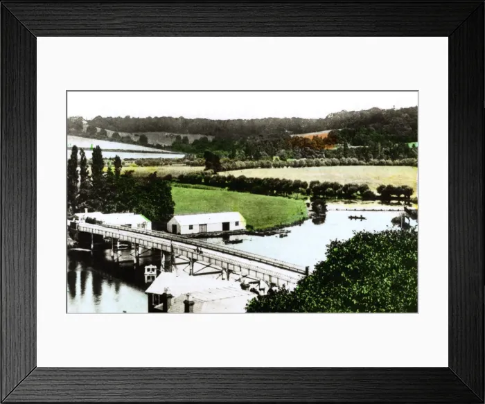 Framed Print : Cookham, Berkshire, 1926. Artist: Cavenders Ltd Framed Print : Cookham, Berkshire, 1926. Artist: Cavenders Ltd