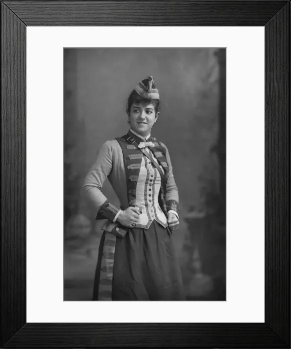 Framed Print : Zelie de Lussan (1861-1949), American mezzo-soprano, 1893. Artist: W&D Downey Framed Print : Zelie de Lussan (1861-1949), American mezzo-soprano, 1893. Artist: W&D Downey