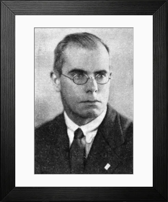 Framed Print : Idrisyn Oliver Evans (1894-1977), Welsh writer, early 20th century Framed Print : Idrisyn Oliver Evans (1894-1977), Welsh writer, early 20th century