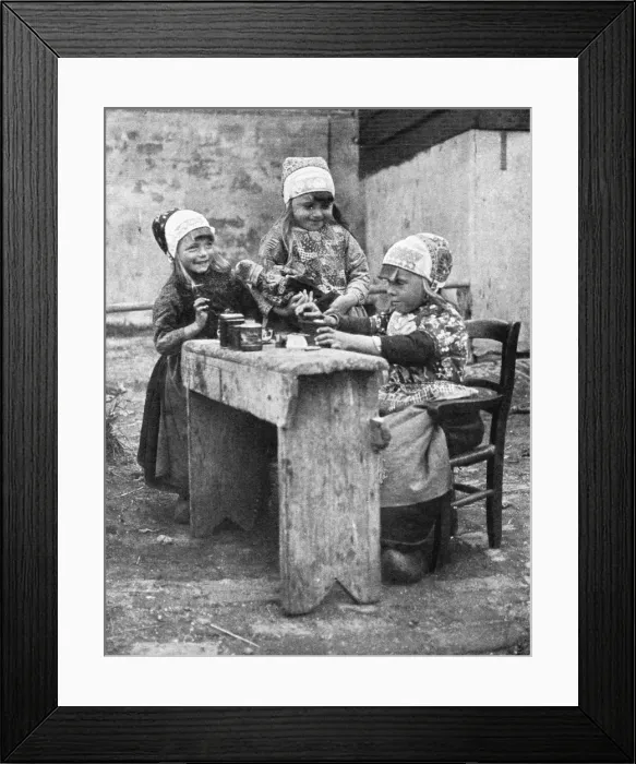 Framed Print : Children in traditional dress, Marken, Holland, 1936. Artist: Donald McLeish Framed Print : Children in traditional dress, Marken, Holland, 1936. Artist: Donald McLeish
