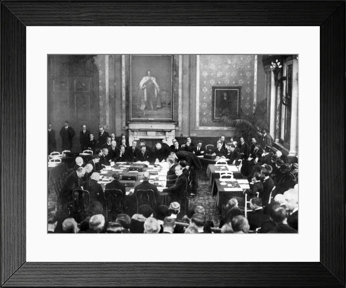 Framed Print : Signing the Locarno Treaties at the British Foreign Office, London, 1925 (1926) Framed Print : Signing the Locarno Treaties at the British Foreign Office, London, 1925 (1926)