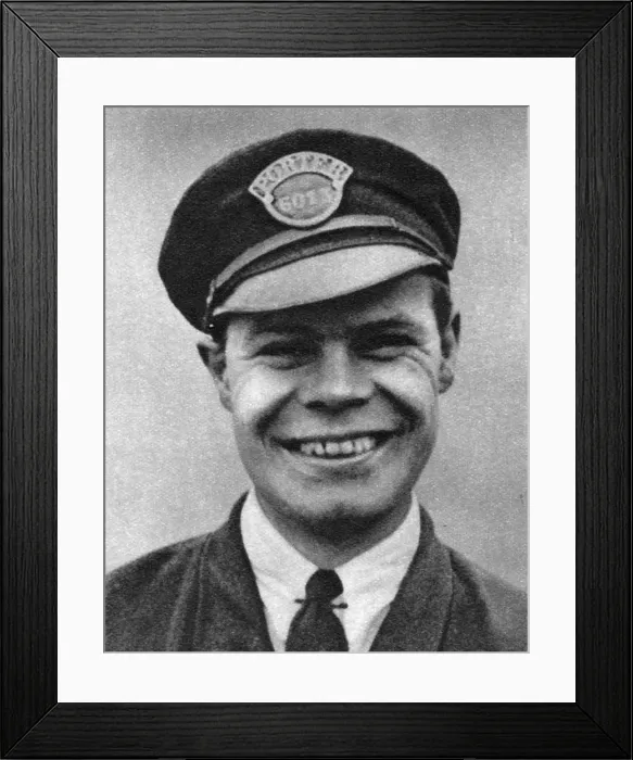 Framed Print : A train porter, London, 1926-1927 Framed Print : A train porter, London, 1926-1927