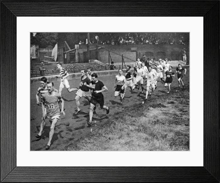 Framed Print : Running the half mile at the Civil Service Sports day, Stamford Bridge, London, 1926-1927 Framed Print : Running the half mile at the Civil Service Sports day, Stamford Bridge, London, 1926-1927