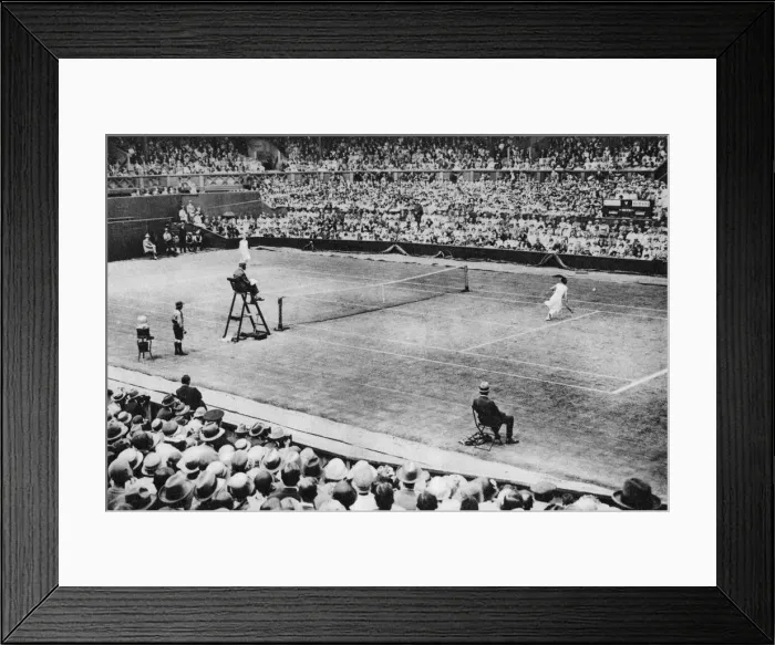 Framed Print : Suzanne Lenglen playing Miss McKane, Wimbledon, London, 1926-1927 Framed Print : Suzanne Lenglen playing Miss McKane, Wimbledon, London, 1926-1927