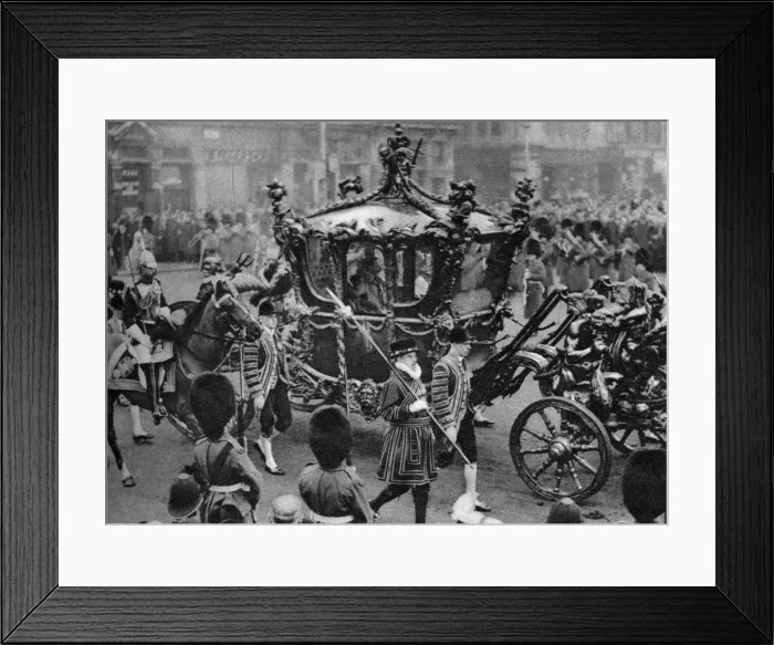 Framed Print : The royal coach on its way to open parliament, London, 1926-1927 Framed Print : The royal coach on its way to open parliament, London, 1926-1927