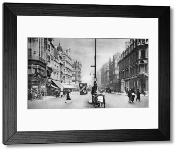 Framed Print : Oxford Street, London, 1926 Framed Print : Oxford Street, London, 1926