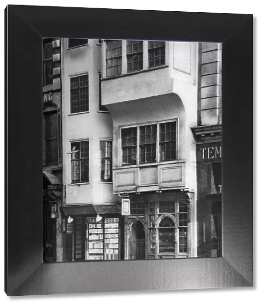 A bookshop and tobacconists in the Strand, London, 1926-1927