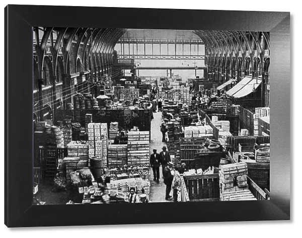 Fruit department, Covent Garden, London, 1926-1927