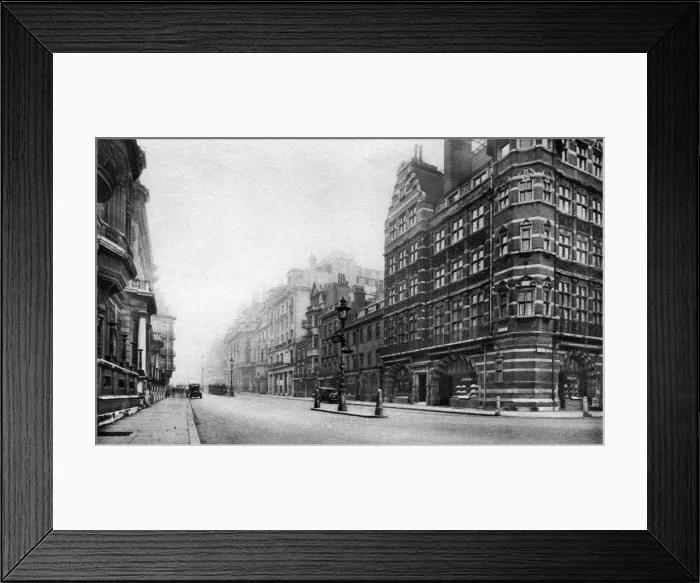 Framed Print : St Jamess Street, London, 1926-1927 Framed Print : St Jamess Street, London, 1926-1927