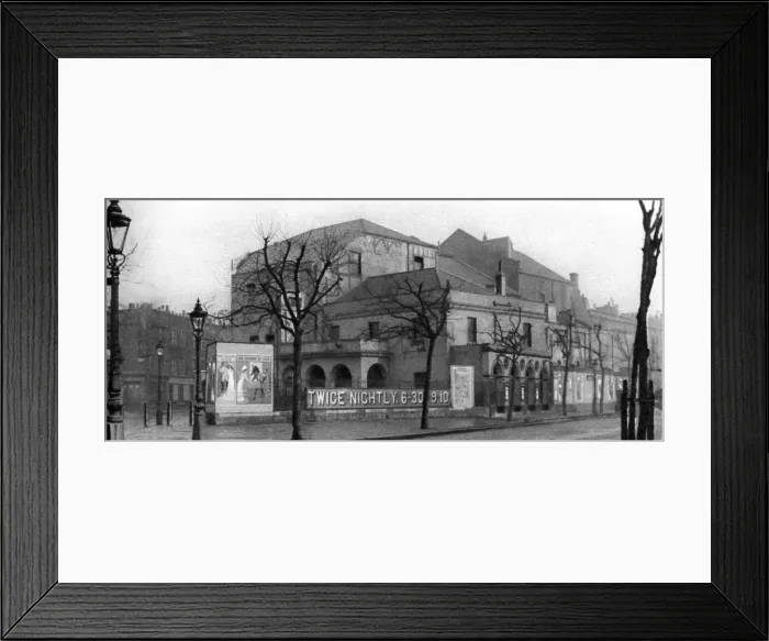 Framed Print : Sadlers Wells Theatre, Rosebery Avenue, London, 1926-1927. Artist: Whiffin Framed Print : Sadlers Wells Theatre, Rosebery Avenue, London, 1926-1927. Artist: Whiffin