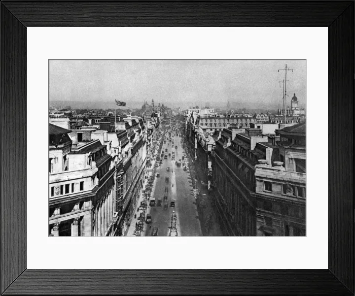 Framed Print : On the roof of Bush House, looking from Kingsway towards the nothern hights, London, 1926-1927 Framed Print : On the roof of Bush House, looking from Kingsway towards the nothern hights, London, 1926-1927