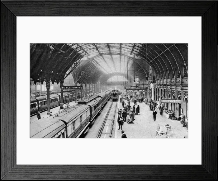 Framed Print : Paddington Station, London, 1926-1927. Artist: McLeish Framed Print : Paddington Station, London, 1926-1927. Artist: McLeish
