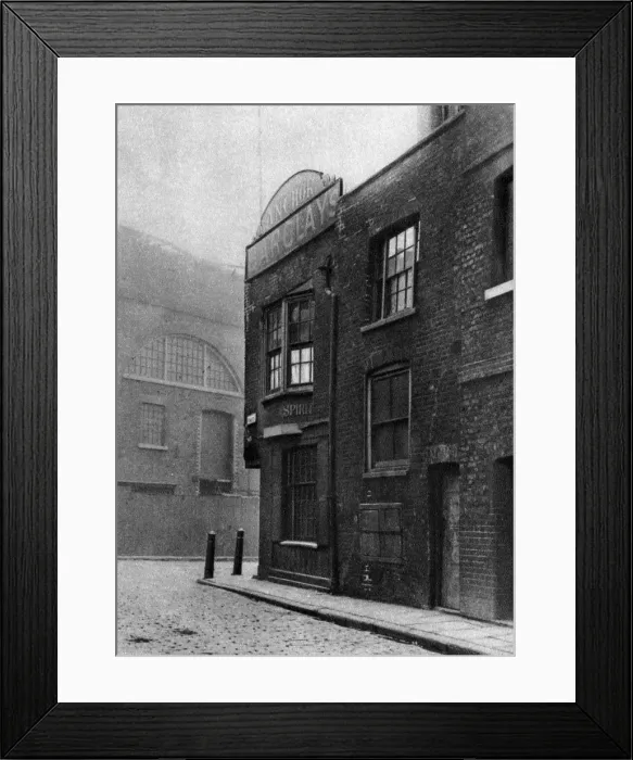 Framed Print : The Anchor tavern at the corner of Bankend and Bankside, London, 1926-1927. Artist: Whiffin Framed Print : The Anchor tavern at the corner of Bankend and Bankside, London, 1926-1927. Artist: Whiffin