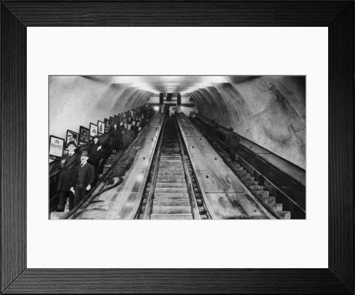 Framed Print : Tottenham Court Road tube station escalators, London, 1926-1927 Framed Print : Tottenham Court Road tube station escalators, London, 1926-1927