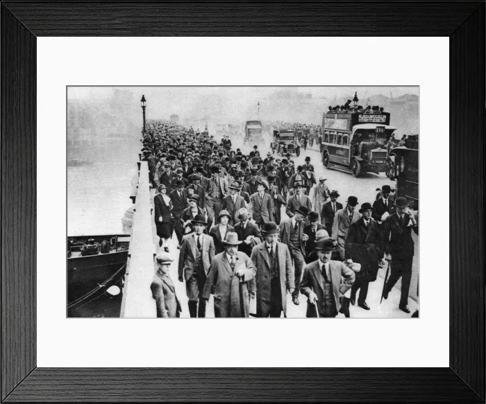 Framed Print : London Bridge rush hour, London, 1926-1927 Framed Print : London Bridge rush hour, London, 1926-1927