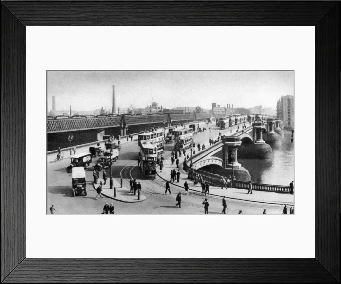 Framed Print : The two bridges at Blackfriars, London, 1926-1927 Framed Print : The two bridges at Blackfriars, London, 1926-1927