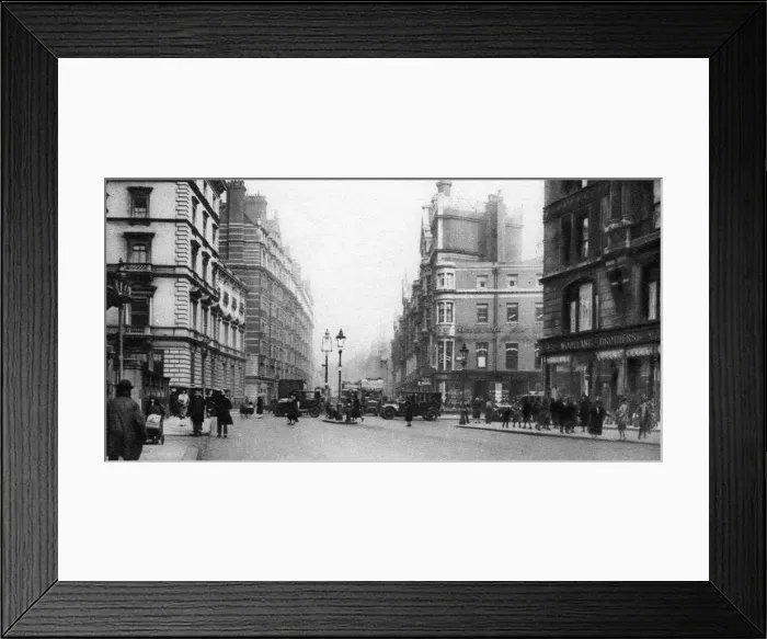 Framed Print : Knightsbridge, London, 1926-1927 Framed Print : Knightsbridge, London, 1926-1927