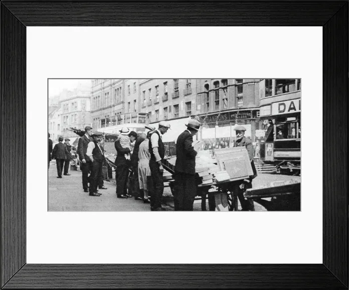 Framed Print : Bookstalls on Shoreditch High Street, London, 1926-1927. Artist: Whiffin Framed Print : Bookstalls on Shoreditch High Street, London, 1926-1927. Artist: Whiffin