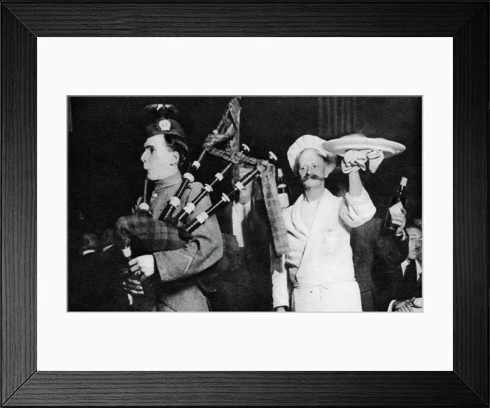 Framed Print : Presentation of the haggis at a Caledonian banquet, London, 1926-1927 Framed Print : Presentation of the haggis at a Caledonian banquet, London, 1926-1927