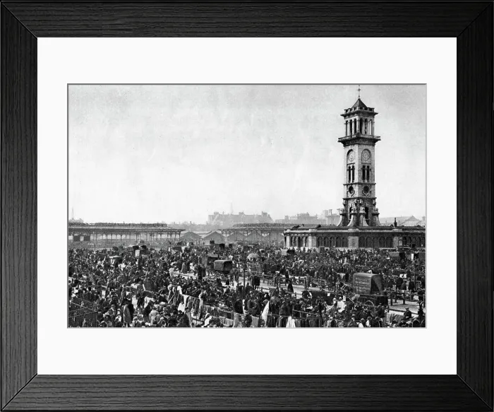 Framed Print : Caledonian Market, London, 1926-1927. Artist: Langfier Photo Framed Print : Caledonian Market, London, 1926-1927. Artist: Langfier Photo