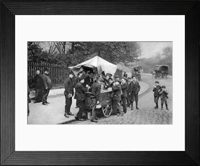 Framed Print : Italian ice cream or hoky seller, London, early 1900s, (1926-1927). Artist: Taylor Framed Print : Italian ice cream or hoky seller, London, early 1900s, (1926-1927). Artist: Taylor