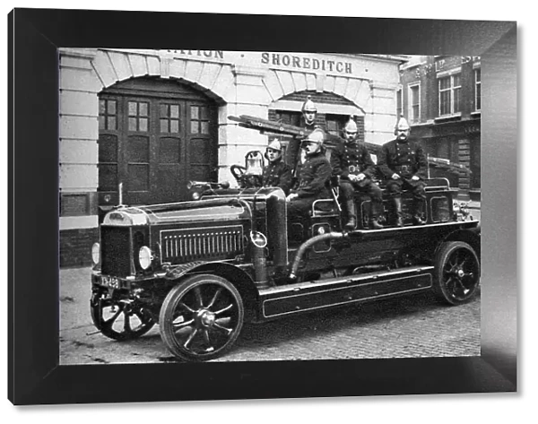 A fire engine, Shoreditch, London, 1926-1927. Artist: Brightman
