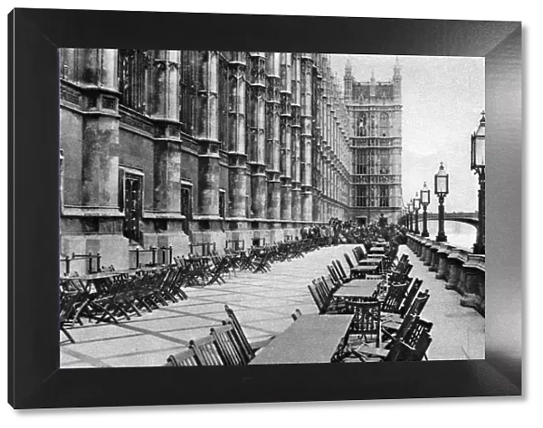 The terrace of the House of Commons, London, 1926-1927