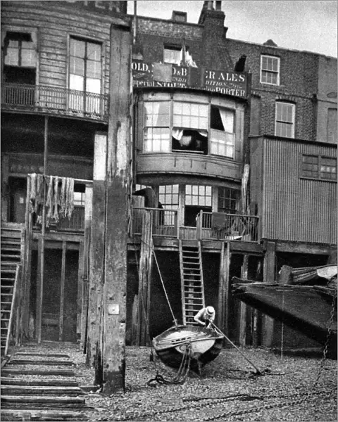 Old pub on the River Thames, London, 1926-1927