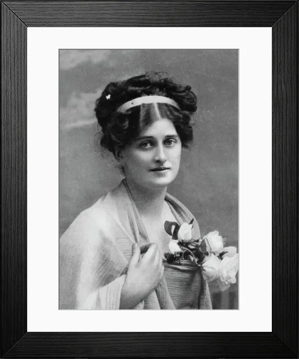 Framed Print : Jean Aylwin, actress, 1908-1909 Framed Print : Jean Aylwin, actress, 1908-1909