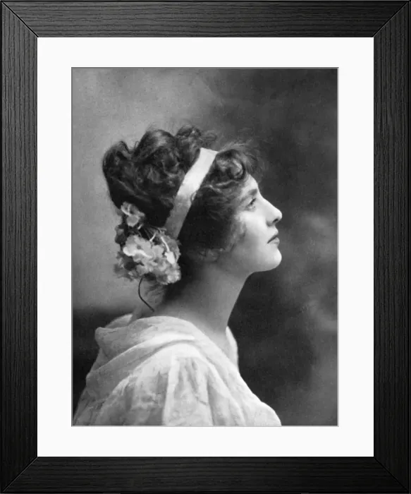 Framed Print : Iris Hoey (1885-1979), British actress, 1908-1909 Framed Print : Iris Hoey (1885-1979), British actress, 1908-1909