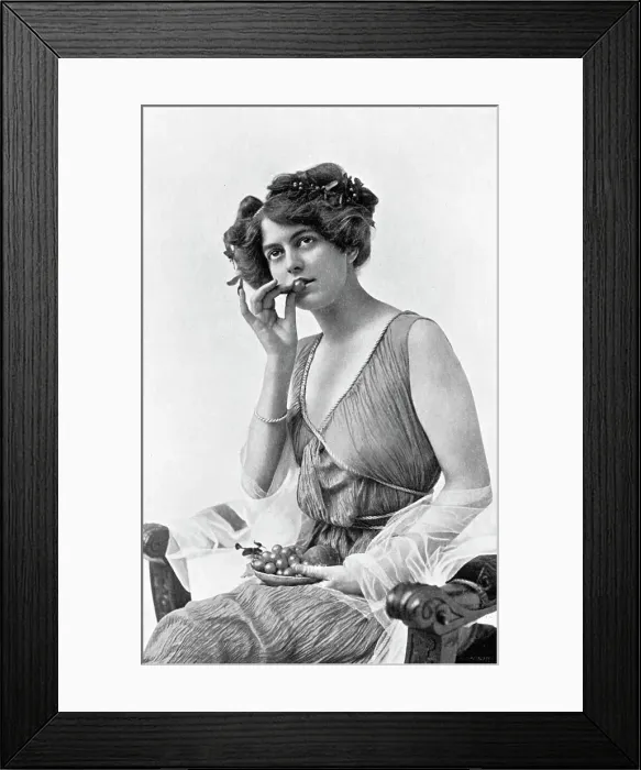 Framed Print : Irene Warren, 1908-1909. Artist: Alfred Ellis & Walery Framed Print : Irene Warren, 1908-1909. Artist: Alfred Ellis & Walery