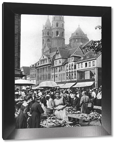 The market place at Worms Cathedral, Worms, Germany, 1922. Artist: Donald McLeish