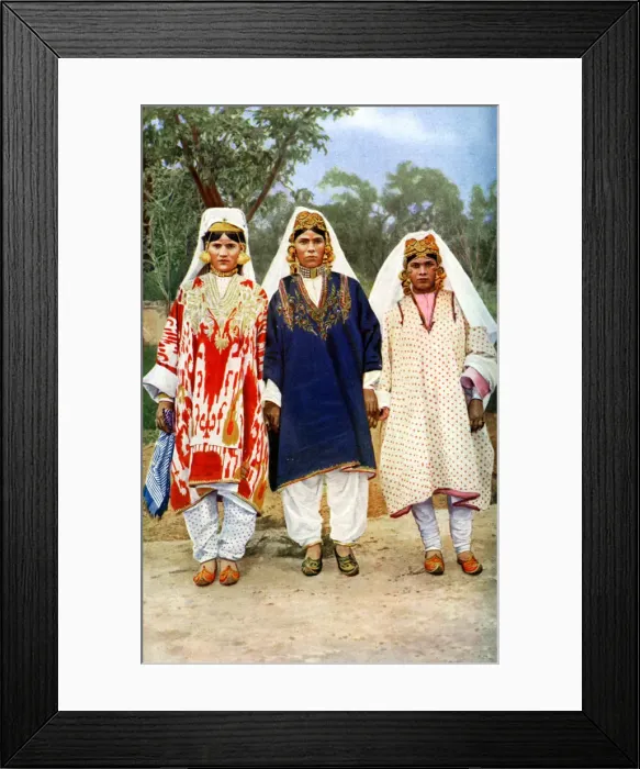 Framed Print : Kashmiri women, India, 1922. Artist: Publishers Photo Service Framed Print : Kashmiri women, India, 1922. Artist: Publishers Photo Service