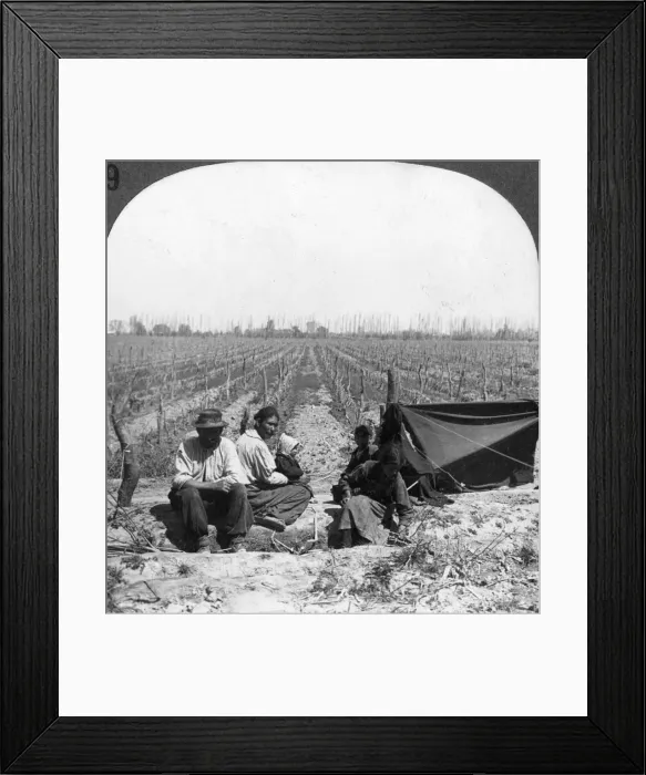 Framed Print : An Italian settler and his family, Mendoza, Argentina, 1900s Framed Print : An Italian settler and his family, Mendoza, Argentina, 1900s