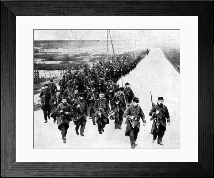 Framed Print : French infantry, reinforcements for the allies, First World War, 1914 Framed Print : French infantry, reinforcements for the allies, First World War, 1914