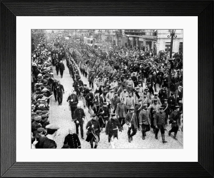 Framed Print : German troops as prisoners in Antwerp, Belgium, First World War, 1914 Framed Print : German troops as prisoners in Antwerp, Belgium, First World War, 1914