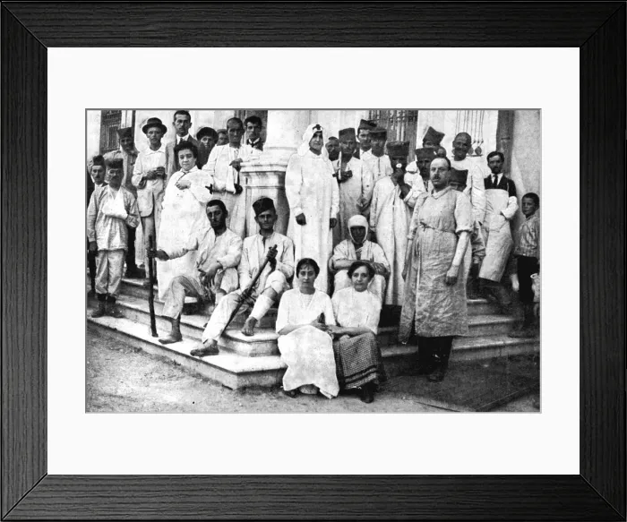 Framed Print : Wounded soldiers being cared for by the Serbian Red Cross, First World War, 1914 Framed Print : Wounded soldiers being cared for by the Serbian Red Cross, First World War, 1914