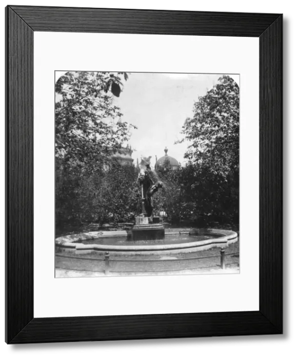 Framed Print : Fountain, Munich, Germany, c1900. Artist: Wurthle & Sons Framed Print : Fountain, Munich, Germany, c1900. Artist: Wurthle & Sons