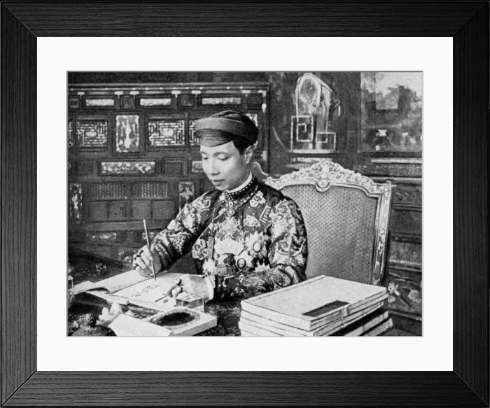 Framed Print : Emperor Khai Dinh (1885-1925), 12th Emperor of the Nguyen Dynasty, Annam, Vietnam, 1922 Framed Print : Emperor Khai Dinh (1885-1925), 12th Emperor of the Nguyen Dynasty, Annam, Vietnam, 1922