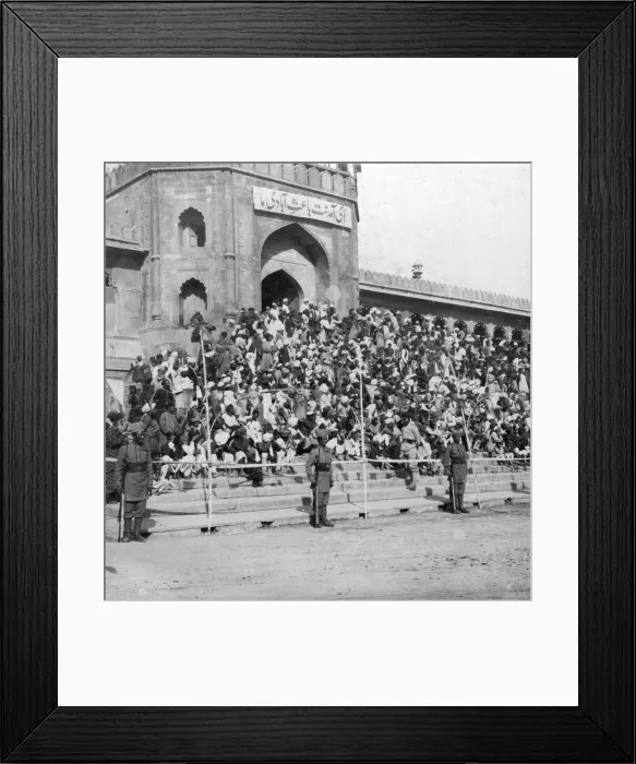 Framed Print : Spectators at Jumma Masjid, Bangalore, India, 1900s. Artist: H Hands & Son Framed Print : Spectators at Jumma Masjid, Bangalore, India, 1900s. Artist: H Hands & Son
