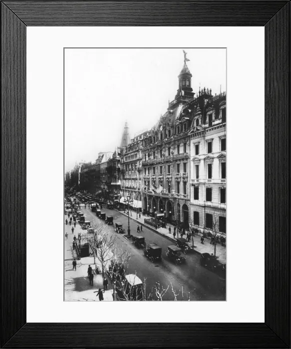 Framed Print : The La Prensa building, Avenida de Mayo, Buenos Aires, Argentina, early 20th century Framed Print : The La Prensa building, Avenida de Mayo, Buenos Aires, Argentina, early 20th century