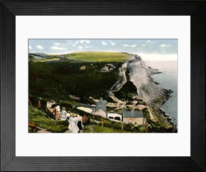 Framed Print : Ecclesbourne Cliff, Hastings, East Sussex, early 20th century Framed Print : Ecclesbourne Cliff, Hastings, East Sussex, early 20th century