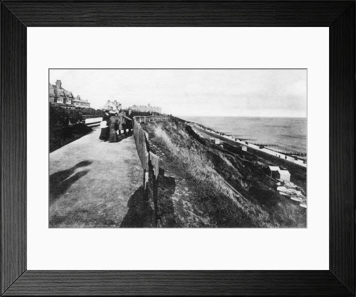 Framed Print : West Cliff and gardens, Felixstowe, Suffolk, early 20th century Framed Print : West Cliff and gardens, Felixstowe, Suffolk, early 20th century