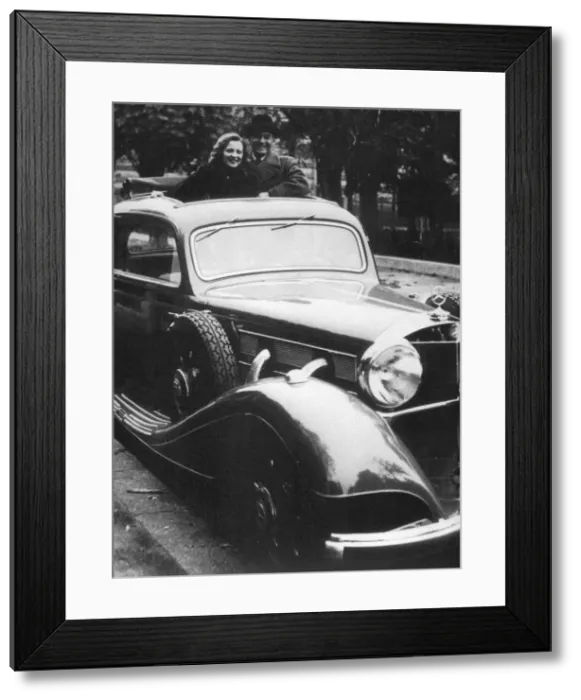 Framed Print : Mercedes-Benz car, c1930s Framed Print : Mercedes-Benz car, c1930s