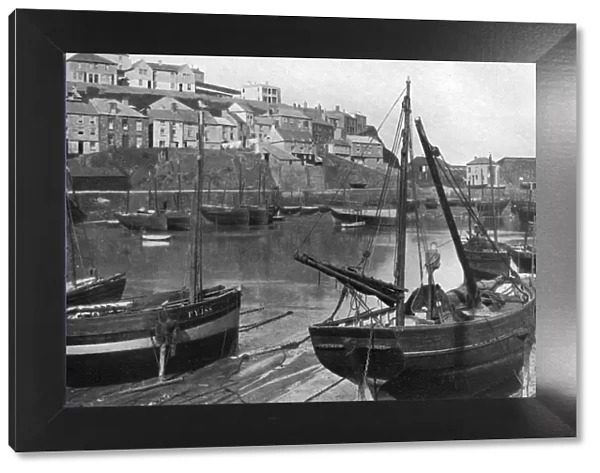Mevagissey harbour, Cornwall, 1924-1926. Artist: Underwood