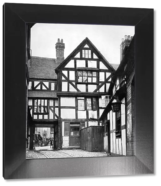 Courtyard of the Unicorn Inn, Shrewsbury, Shropshire, England, 1924-1926. Artist: Herbert Felton