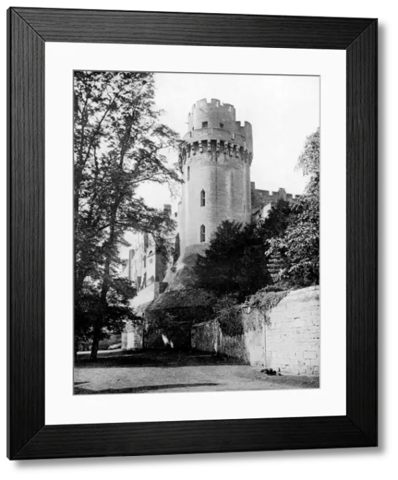 Framed Print : Caesars Tower, Warwick Castle, Warwickshire, 1924-1926. Artist: Valentine & Sons Ltd Framed Print : Caesars Tower, Warwick Castle, Warwickshire, 1924-1926. Artist: Valentine & Sons Ltd